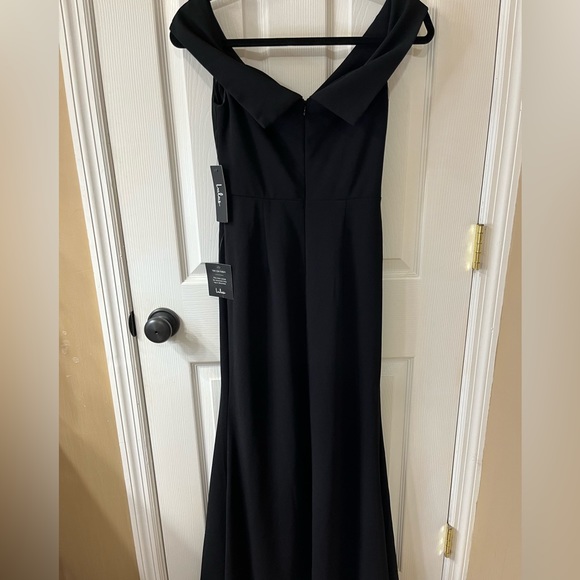 Black off the shoulder gown NWT - Picture 2 of 5